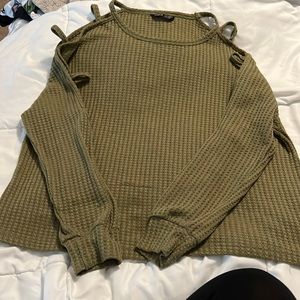 Green exposed arm long sleeve top